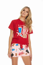Cargar imagen en el visor de la galería, Pijama Short rosado pop corn camisa manga roja oversize
